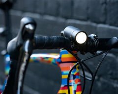 Knog Plus 250 Lm IP66 USB Şarjlı Bisiklet Ön Far Siyah